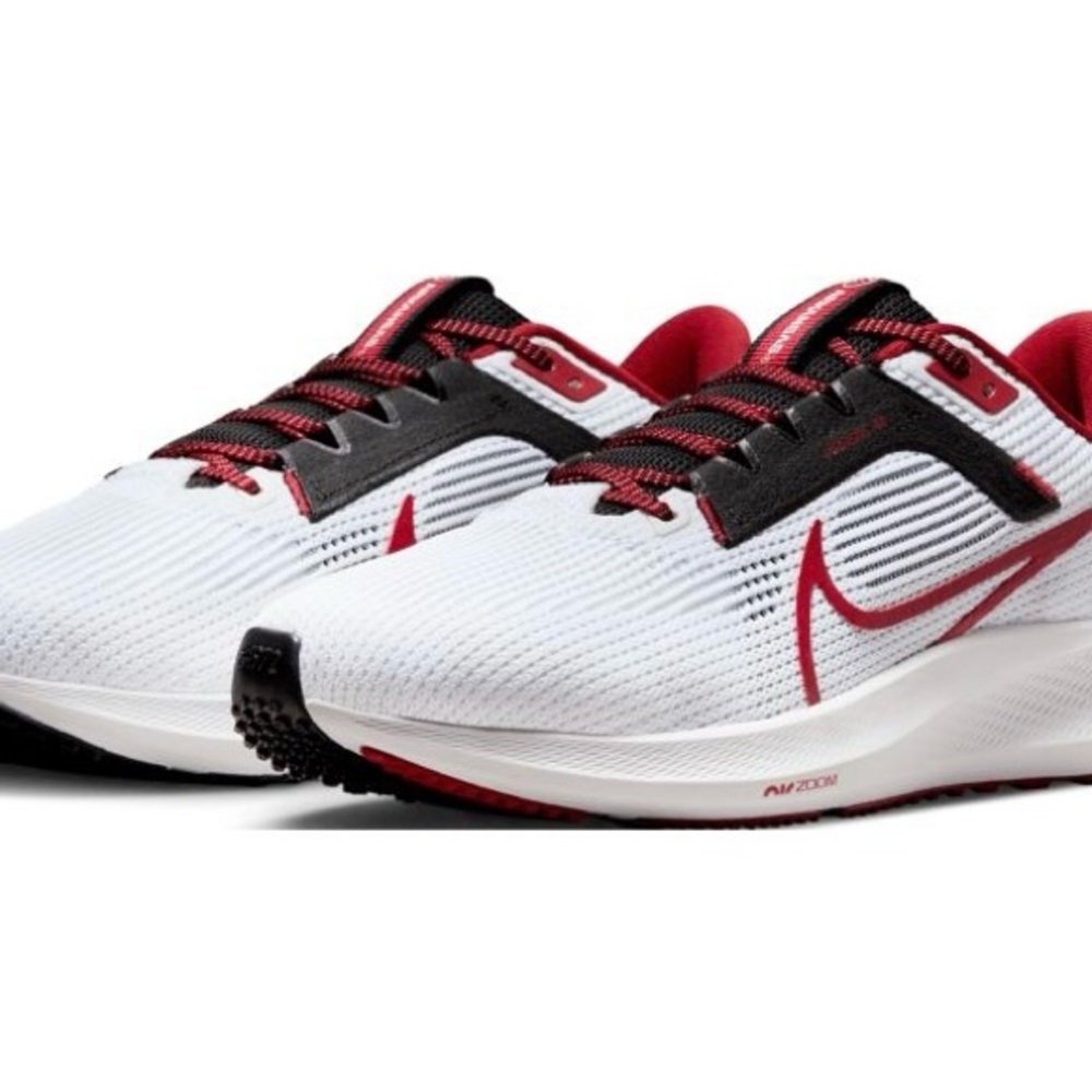 Nike Pegasus 40 Arkansas Razorbacks Size 11.5